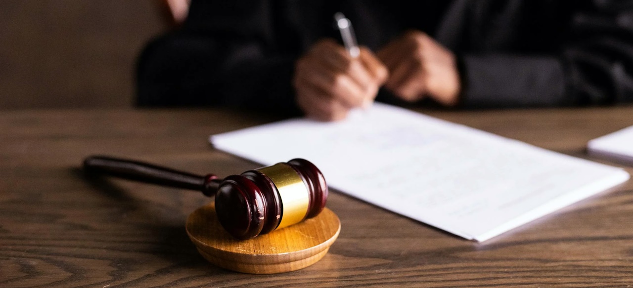 A court gavel on a judge's desk when the judge is deciding on an invalid arbitration agreement