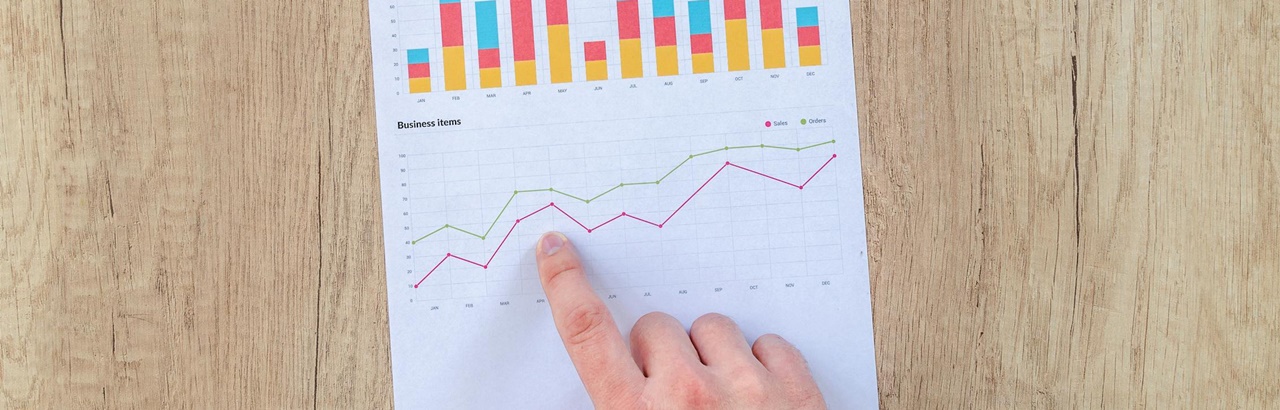 A hand pointing to an increase of trademark applications in the Philippines